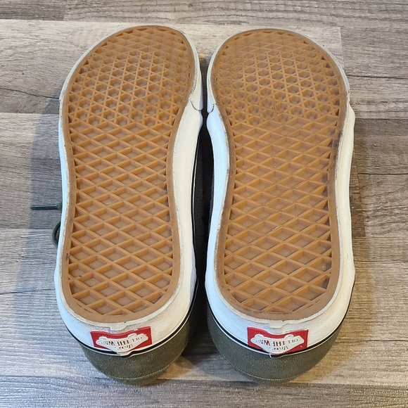 VANS Chukka/Grape Leaf/Classic Skate Shoes - Picture 8 of 9